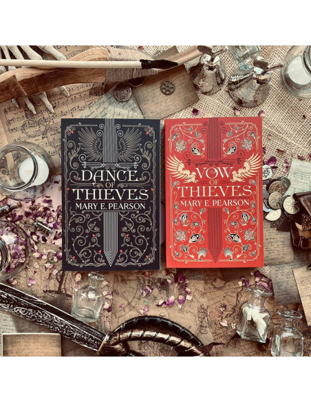 Vow Of Thieves - Mary E. Pearson
