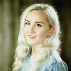 HOLLY JACKSON