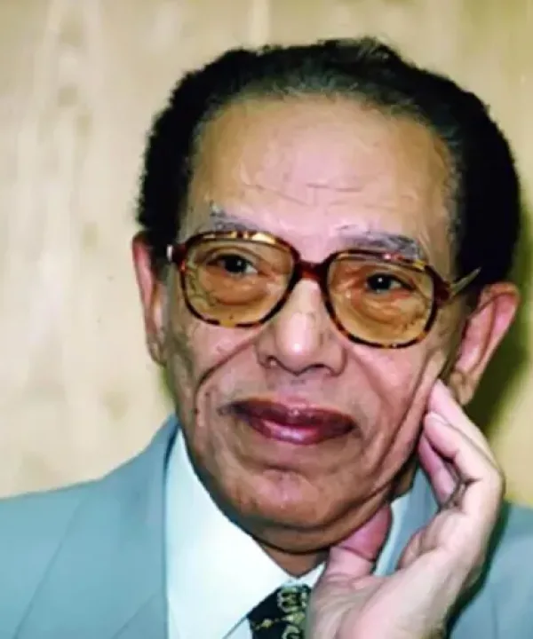 مصطفى محمود